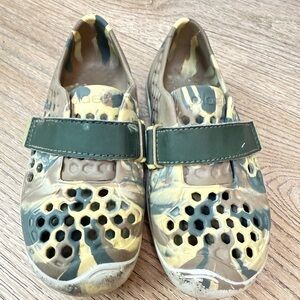 Plae Green Yellow Camouflage Clog Play Shoes Toddler Size 10